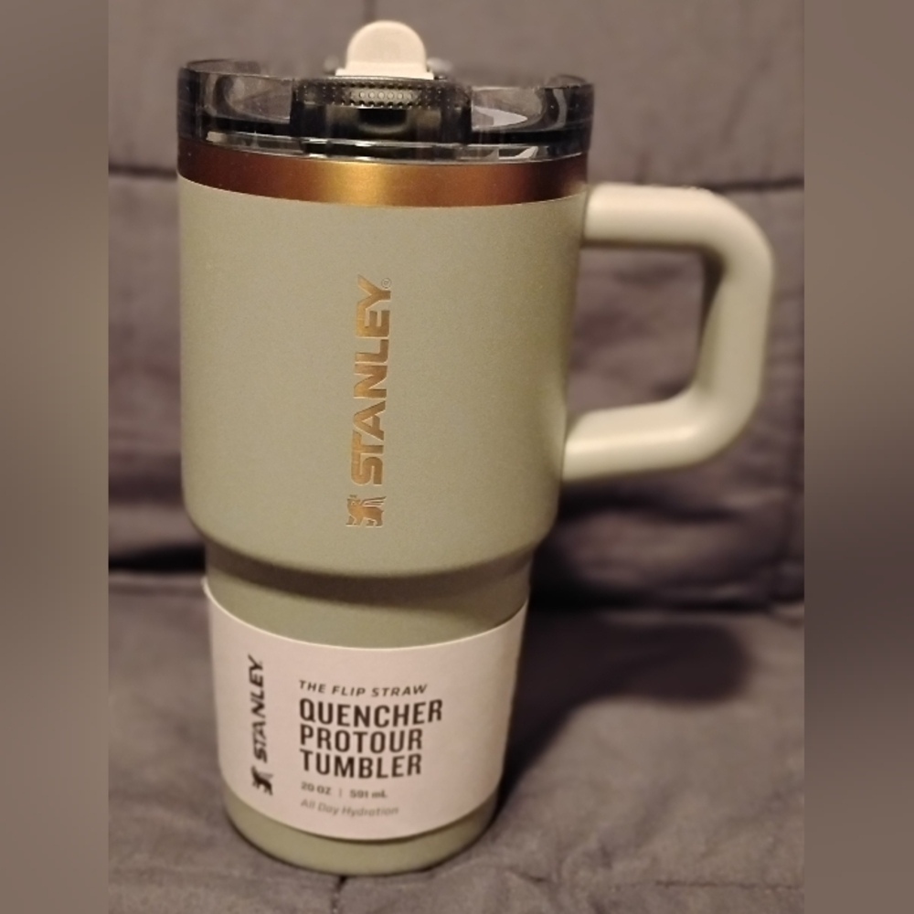 Stanley Olive Quencher Tumbler with Handle